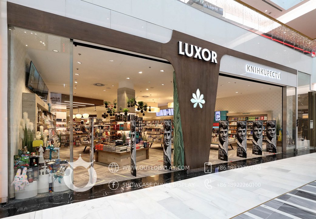 retail bookstore layout design