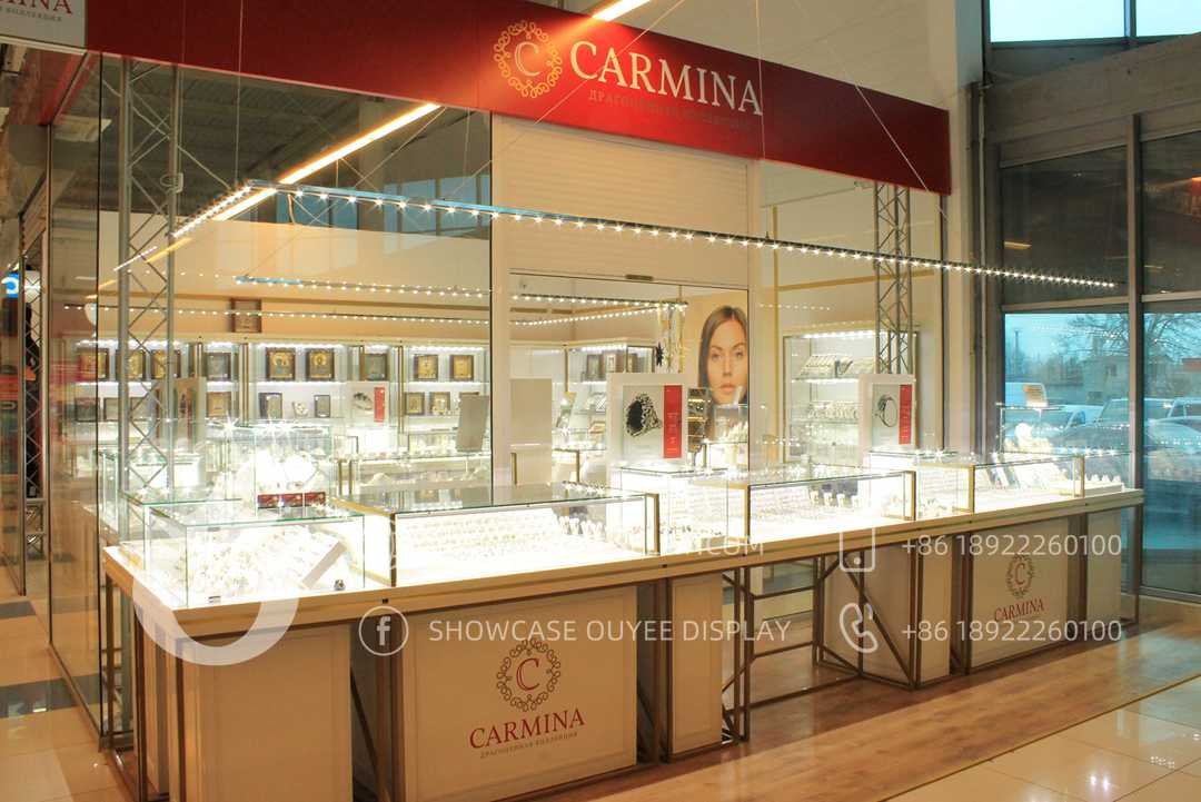 Jewelry Window Design The elements of a high-end jewelry store design need attention