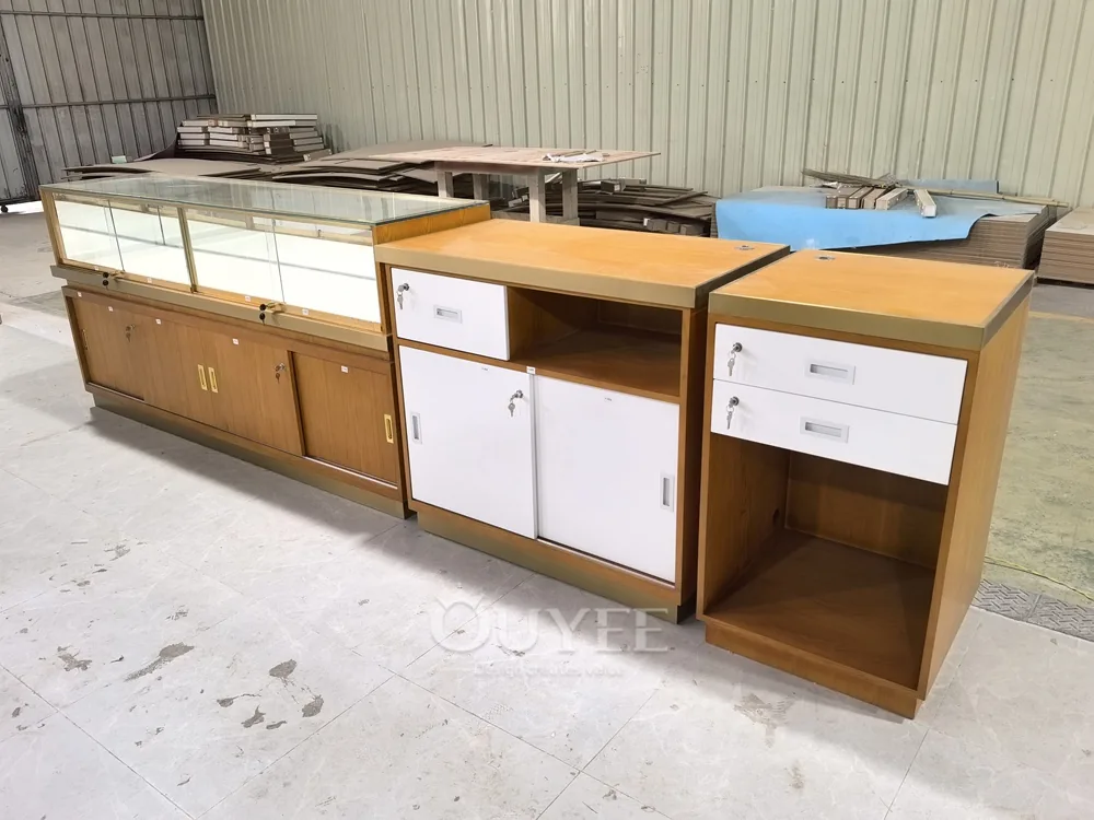 Curved Wood Jewelry Glass Showcase Island with Corner Entry 05