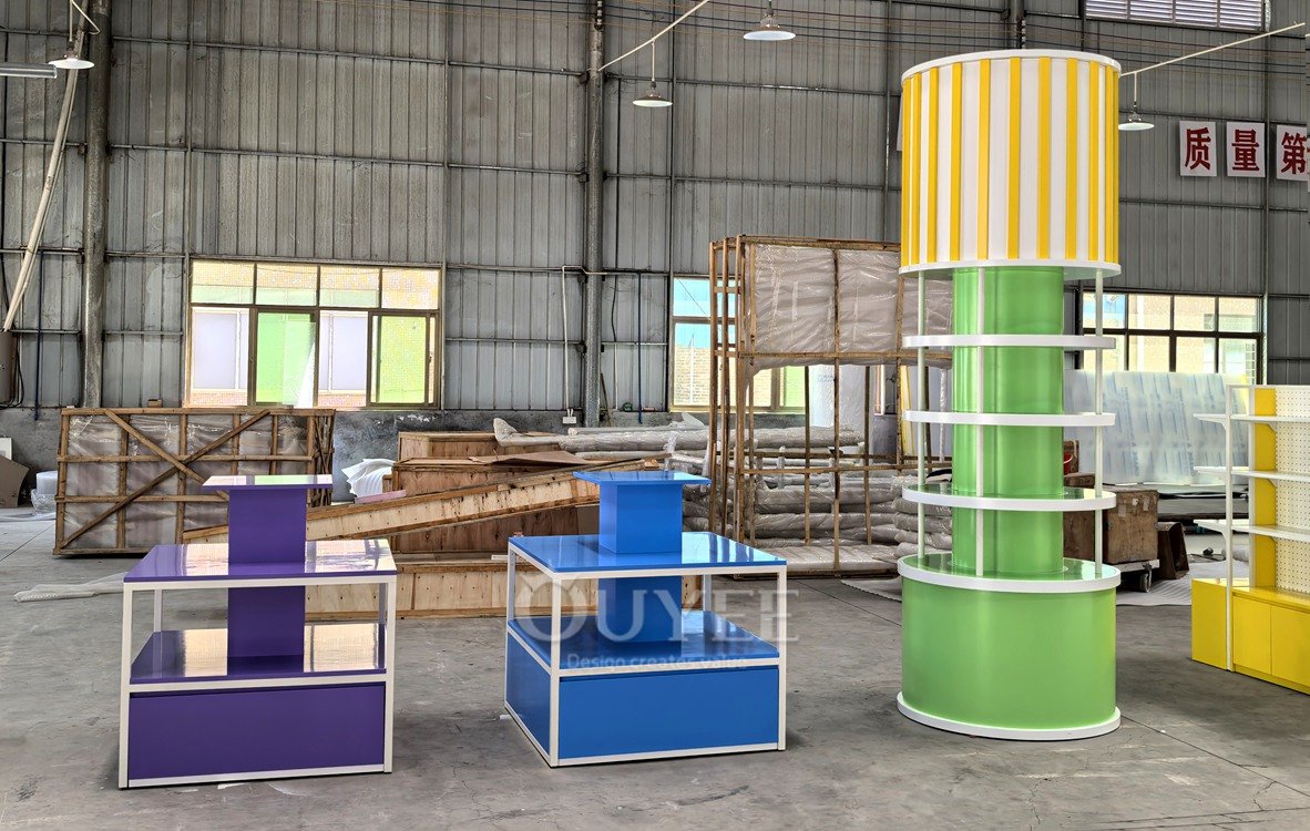 Orange Cube Retail Display Stand with Light Columns 06