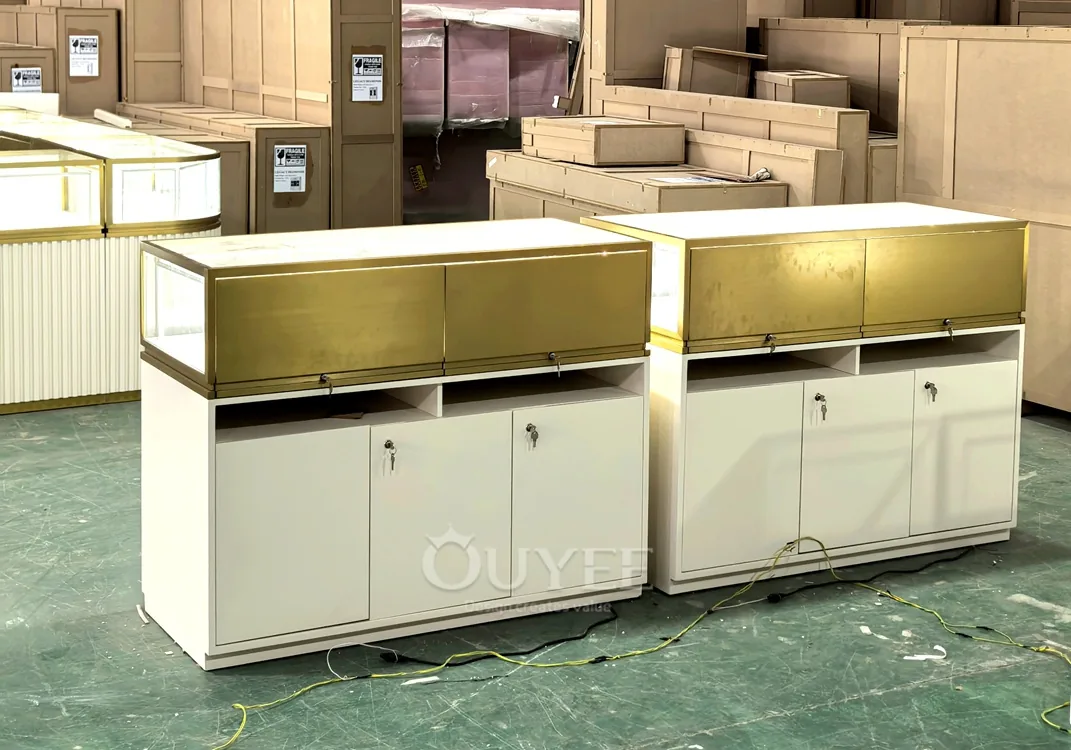 Vape Store Glass Showcase Counter with Backwall Display Shelves 05