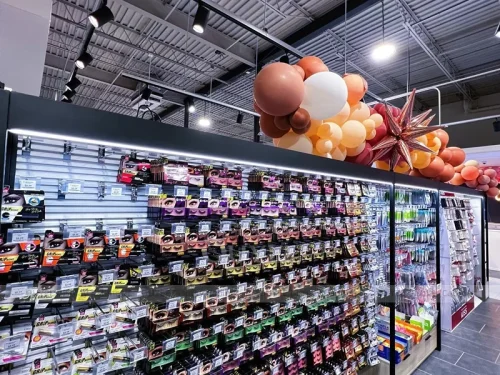Beauty Supply Aisle Shelving Wig Wall Display