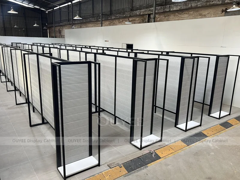 Black Frame Slatwall Retail Wig Wall Display - الصورة 2