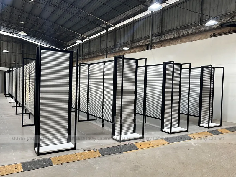 Black Frame Slatwall Retail Wig Wall Display - الصورة 5
