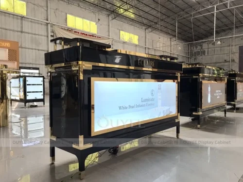 Black Gold Island Set Display