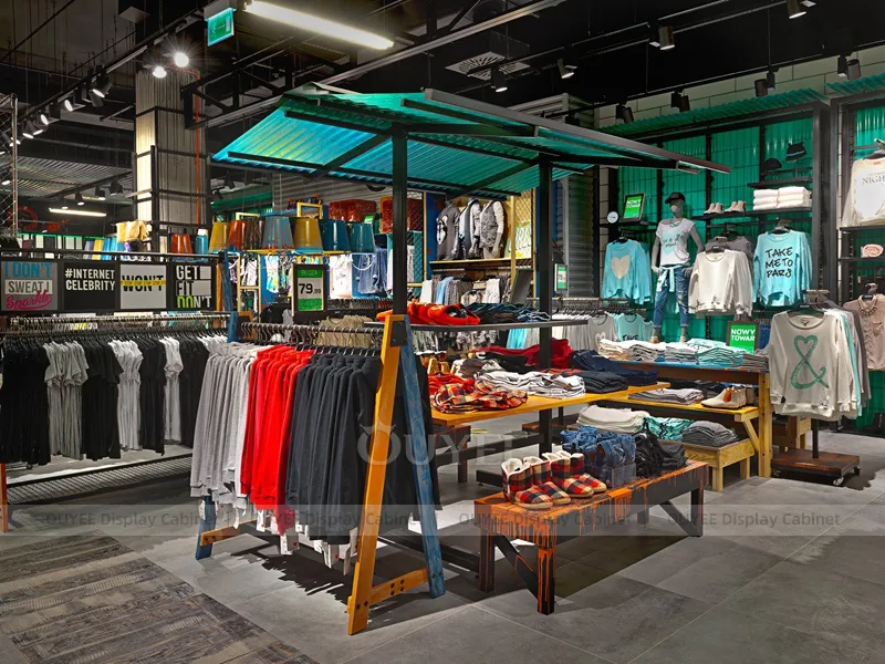 Black Grid Partition Clothing Store Display - Image 9