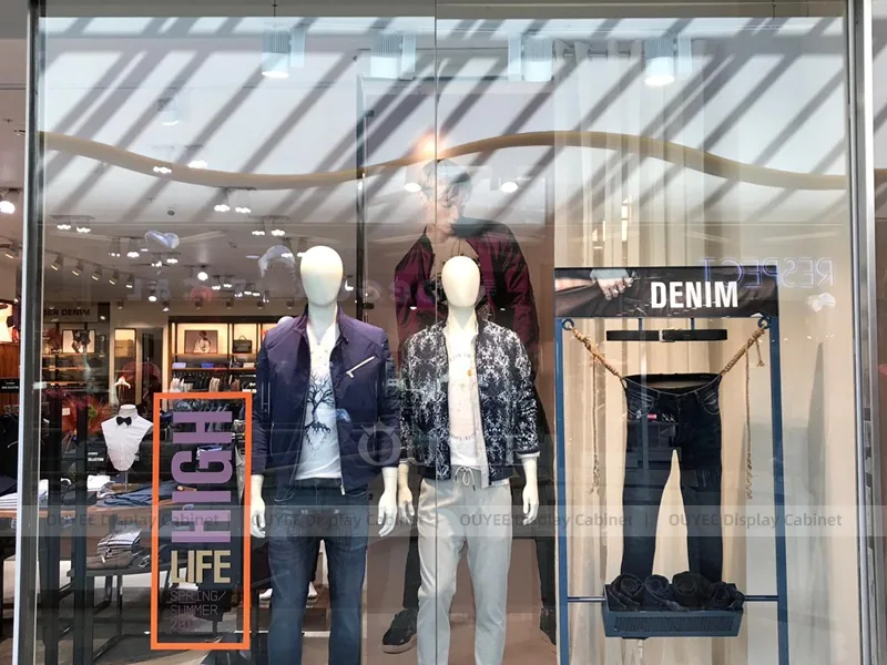 Casual Fashion Table Apparel Shop Display - Image 5