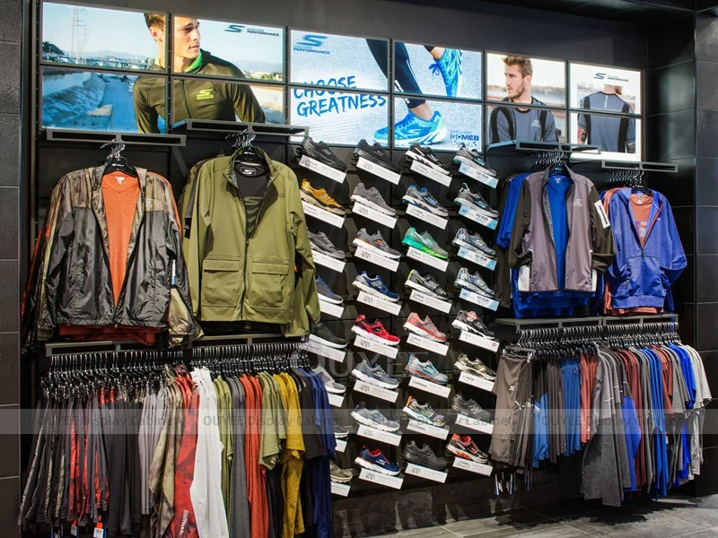 Color Apparel Wall Clothing Store Display - الصورة 2