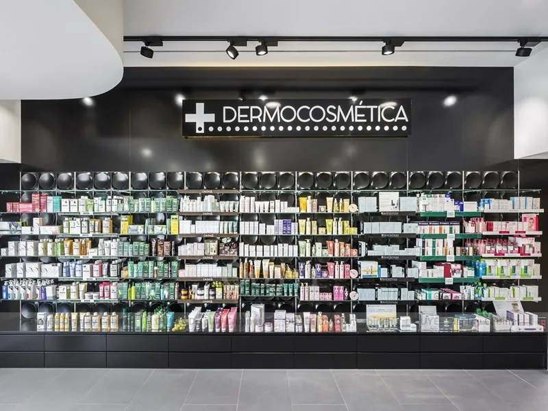 Dark Pharmacy Shopfront White Display Fixture - Image 4