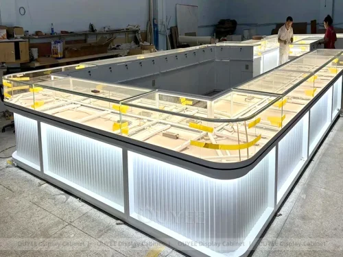 Elegant Black Jewelry Boutique Islands 01