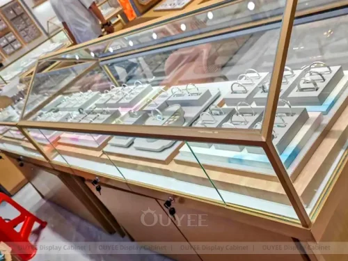 Elegant White Jewelry Boutique Backdrop 01