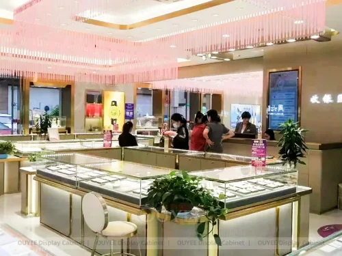 Modern Fluted Wood Jewelry Showcases 01