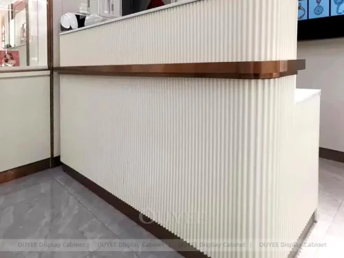 Refined White Jewelry Display Showcases 01