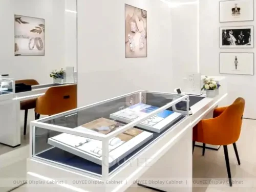 Sophisticated Marble Accent Showcases 01