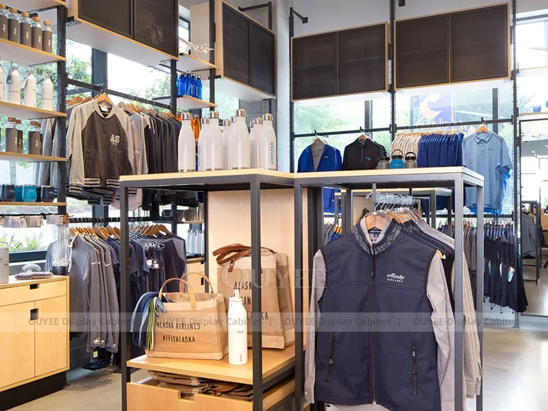 Warm Wood Boutique Island Apparel Shop Display 04